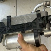 宝马3系冷疑器 三元催化 发电机 空调泵 雨刮臂